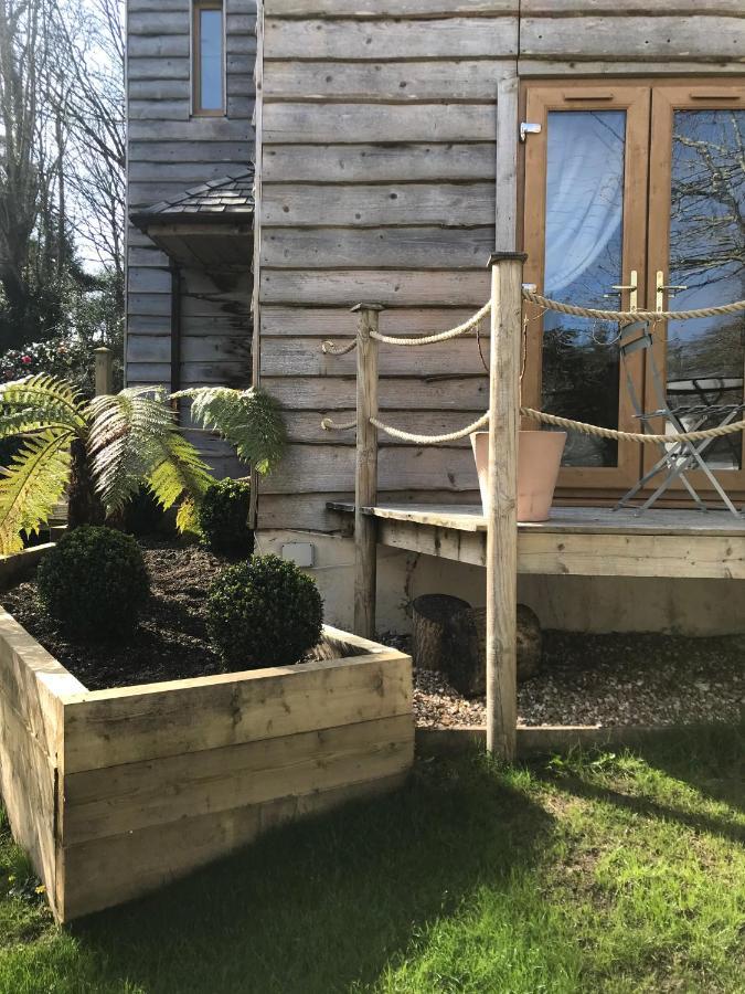 Winnie'S Corner - Self Contained Within The Grounds Of Another Property, In An Idyllic Wooded Setting Carlyon Bay Exterior foto